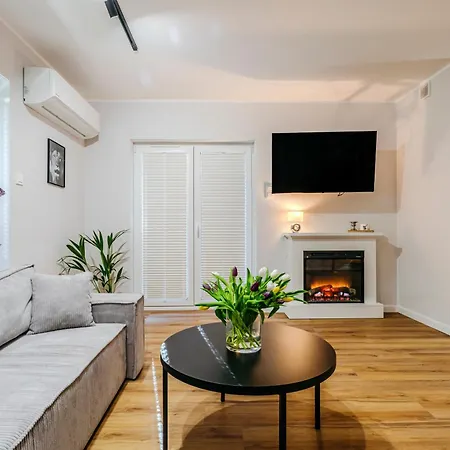 Letniskowe - Jodlowa 2 *