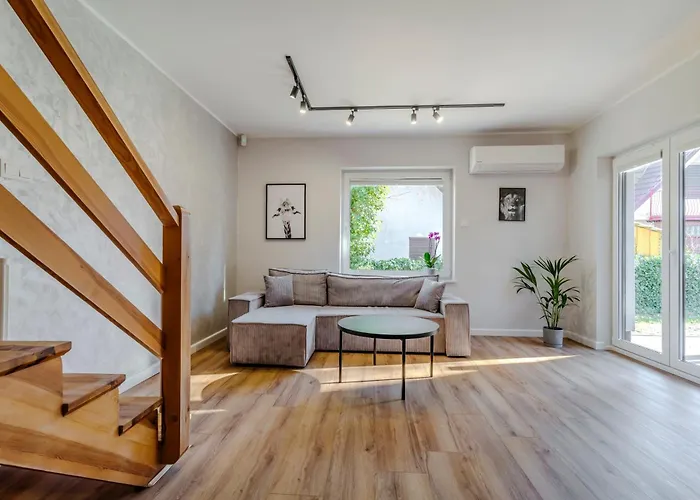 Letniskowe - Jodlowa 2 *